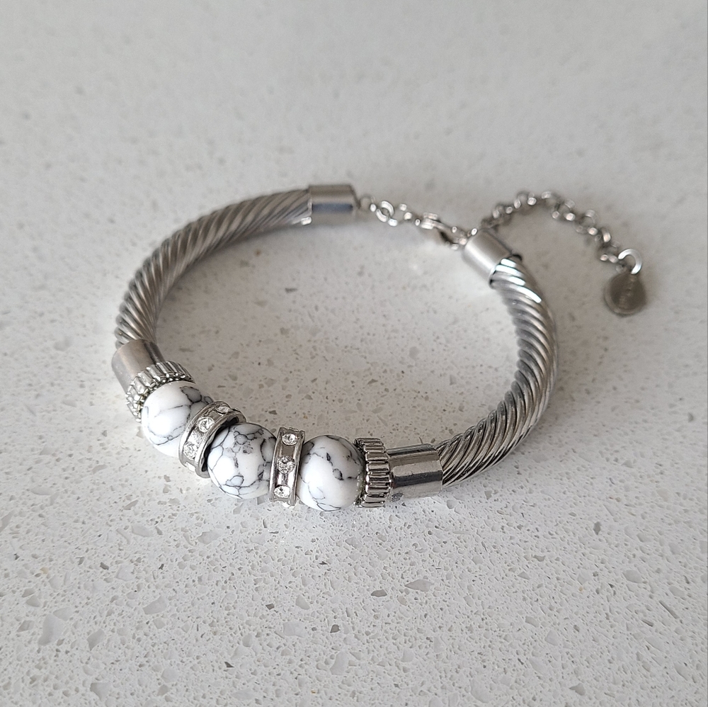 ✨️Any 3 for $10✨️ MESTIGE Silver Bracelet with Marble Beads